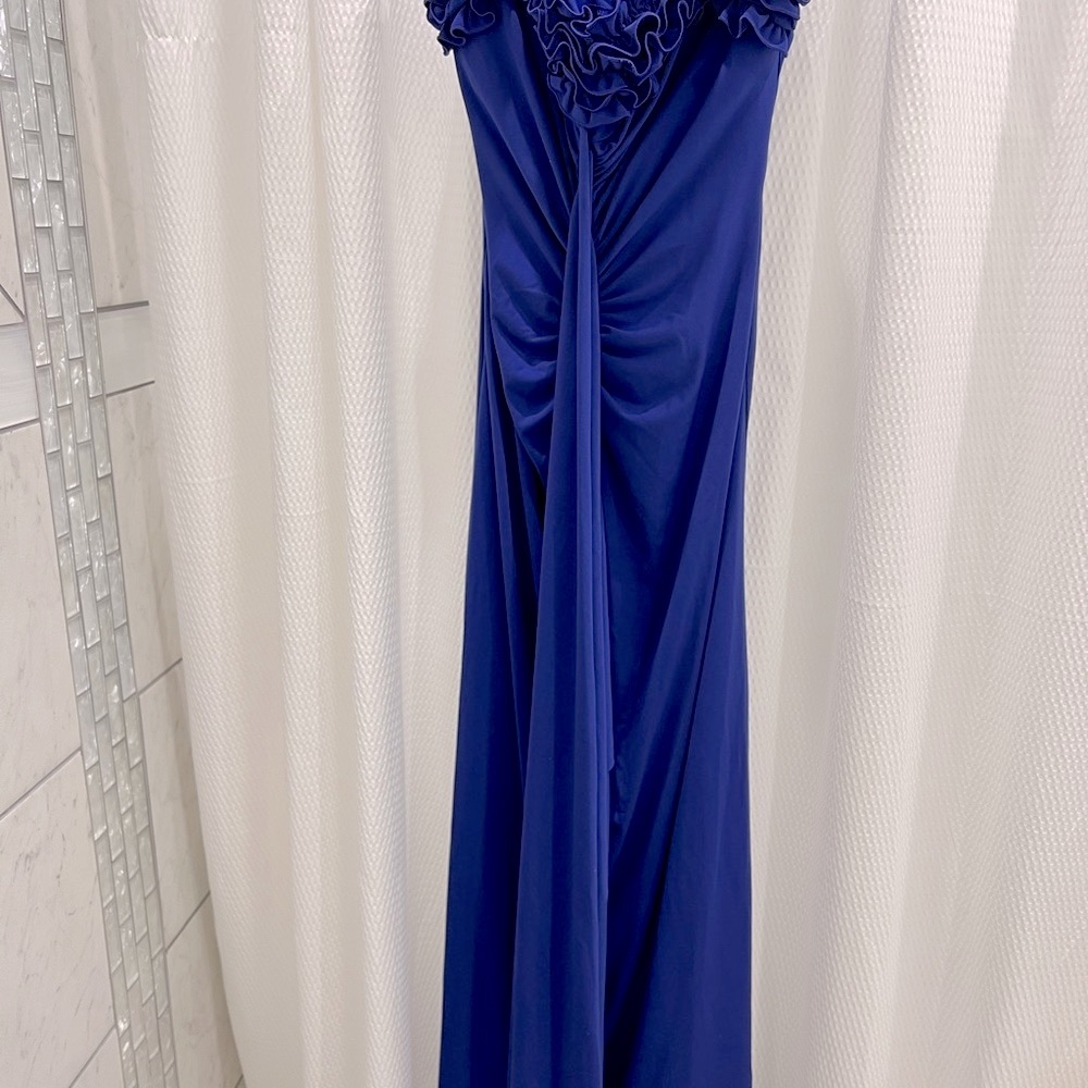 ONYX NITE  Size 8 Purple Maxi Evening
Gown
